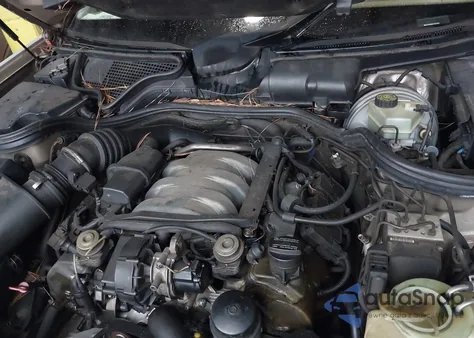 1999 Mercedes-Benz E 320 from USA, damaged, VIN WDBJF65H9XA757356